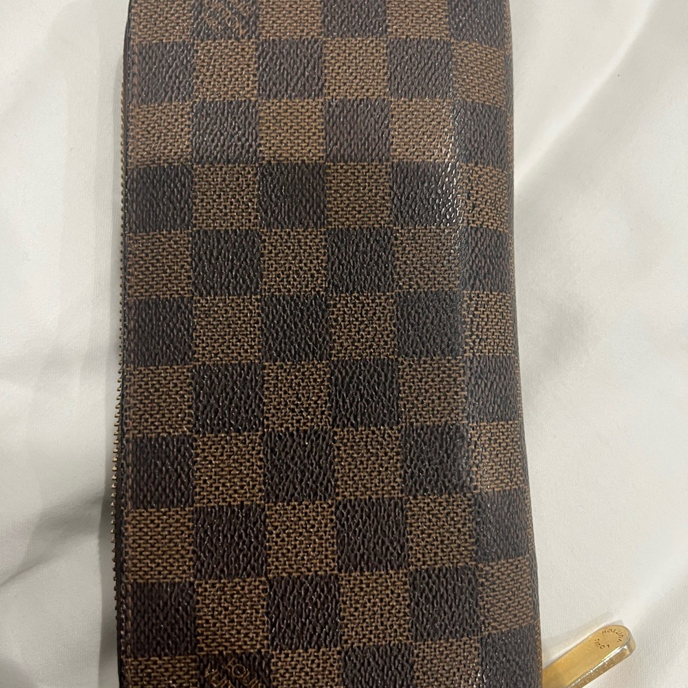 Louis Vuitton Zippy Wallet - Picture 9 of 9